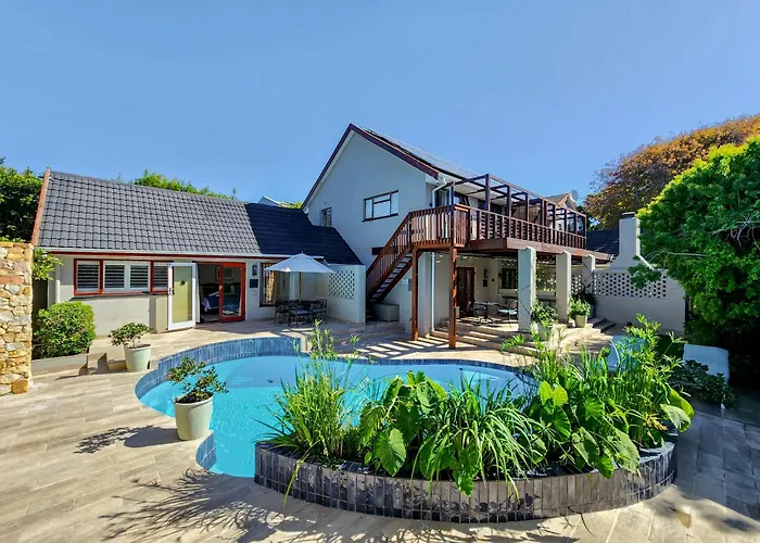 Branch & Vine Cottages - Constantia - Formerly Pinoak Cottages