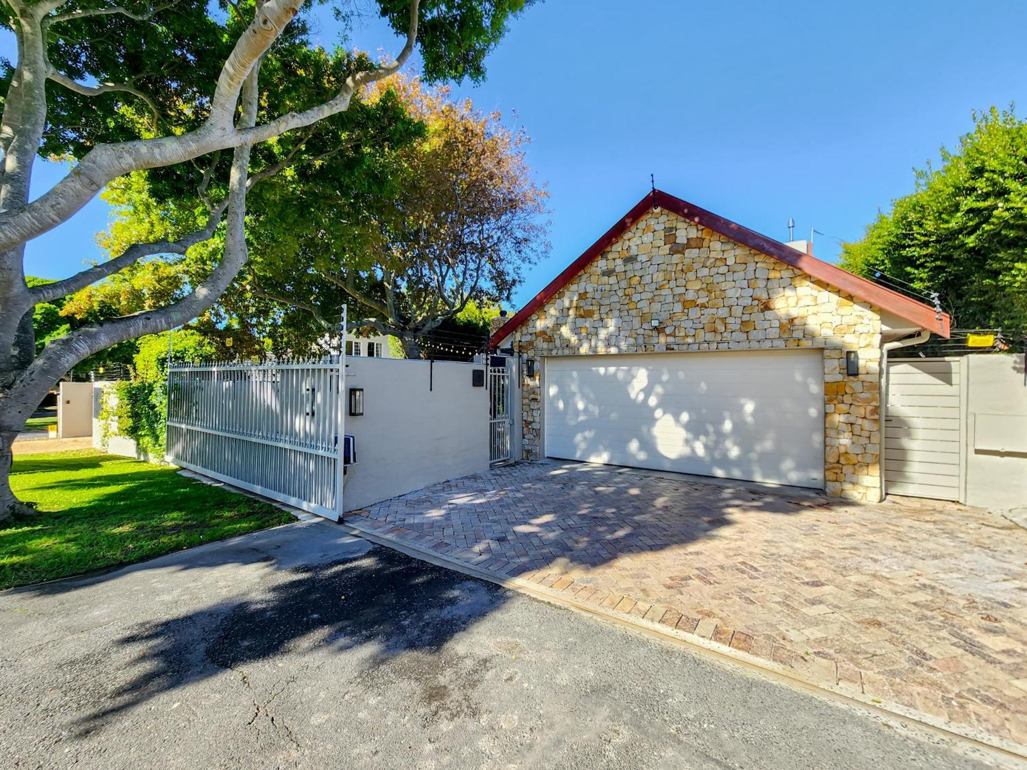 Branch & Vine - Constantia - Formerly Pinoak