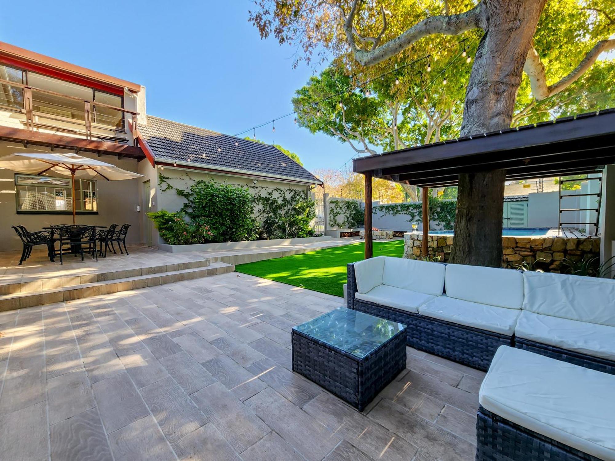 Branch & Vine - Constantia - Formerly Pinoak Gasthof Kapstadt