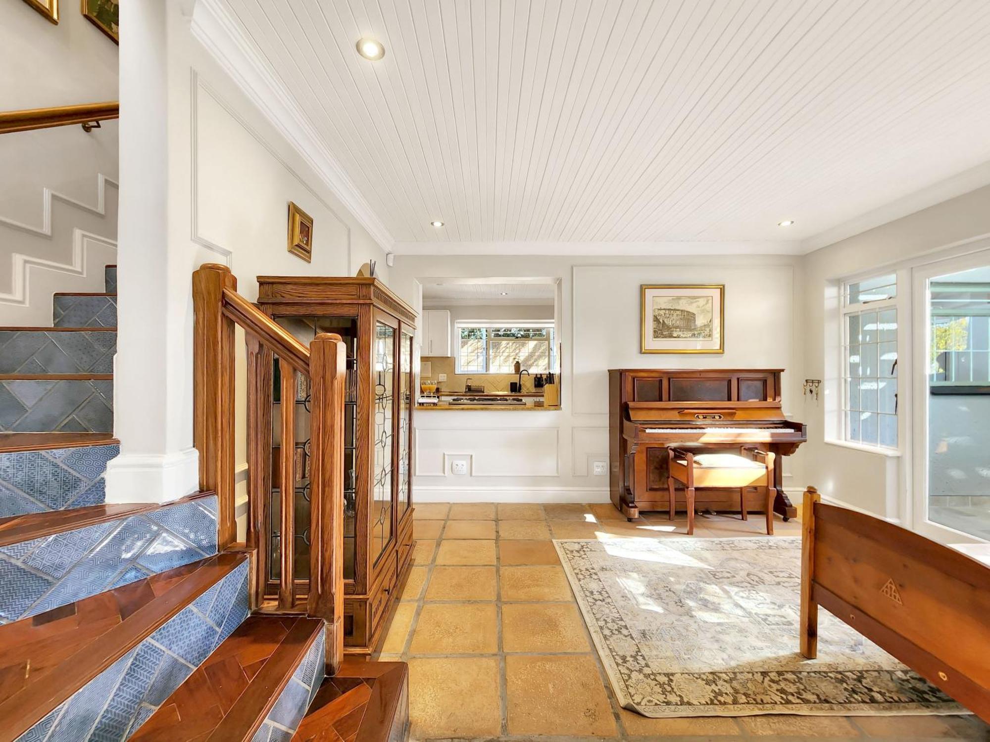 Branch & Vine - Constantia - Formerly Pinoak Gasthof