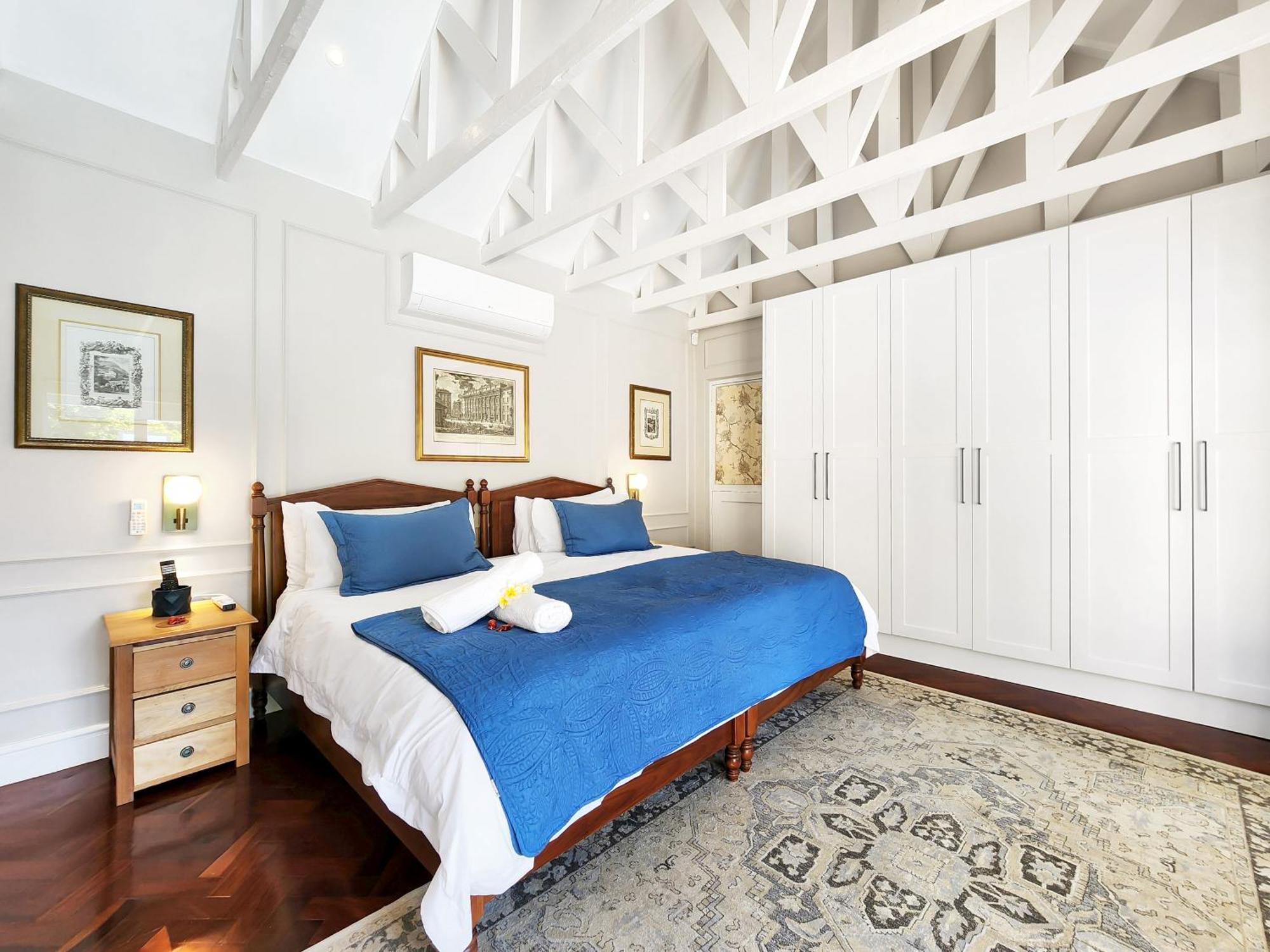 Branch & Vine - Constantia - Formerly Pinoak Gasthof *