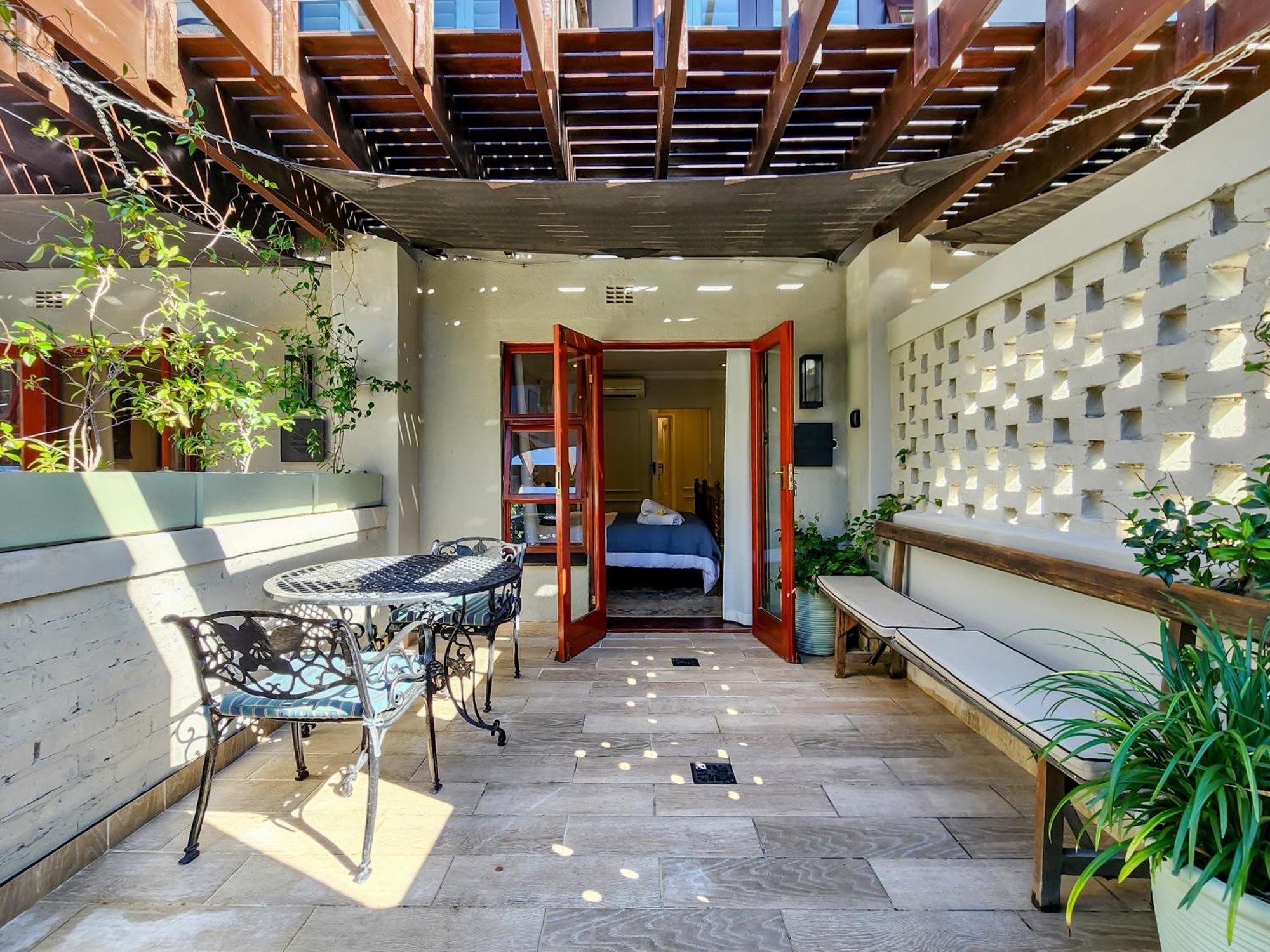 Branch & Vine - Constantia - Formerly Pinoak *